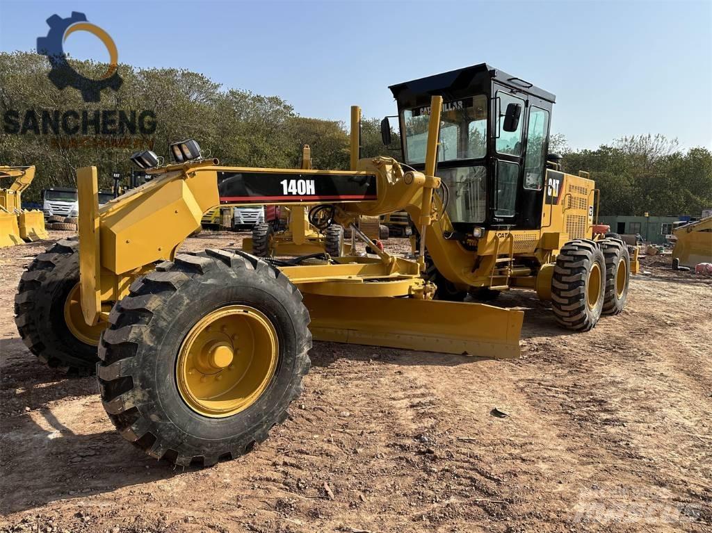 CAT 140 H Greideriai
