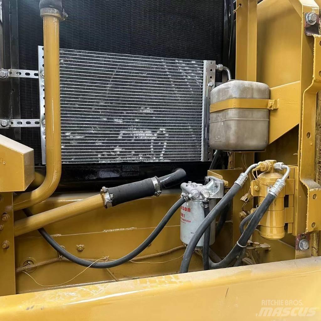 CAT 320B Vikšriniai ekskavatoriai