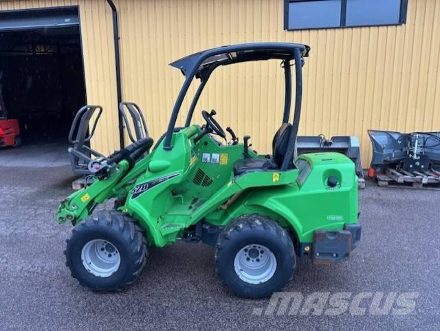 Avant 528 Traktoriai