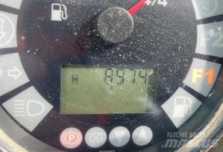 John Deere 204L Naudoti ratiniai krautuvai
