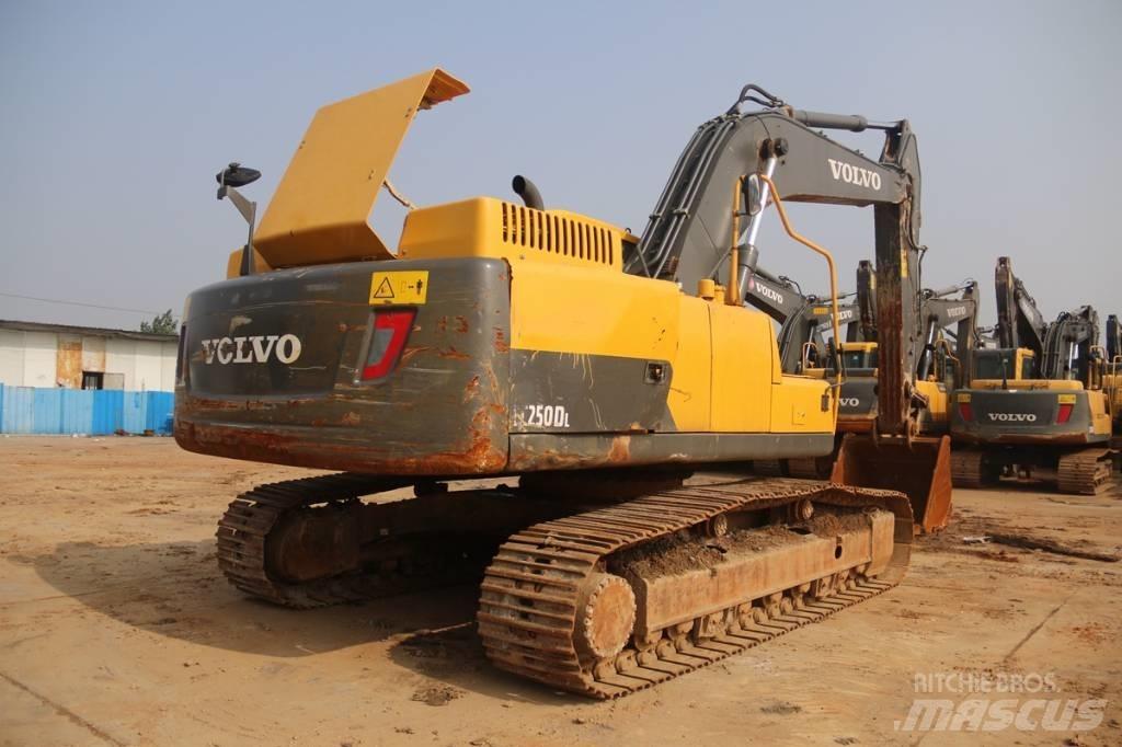 Volvo EC250 Vikšriniai ekskavatoriai