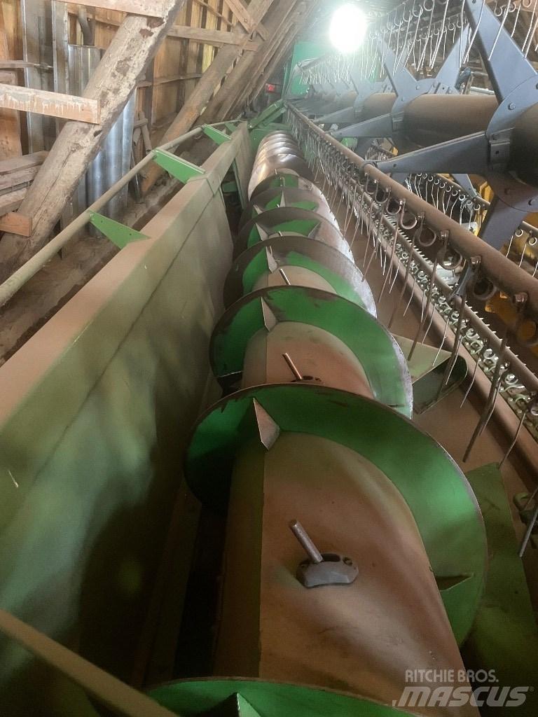 John Deere T670 Derliaus nuėmimo kombainai