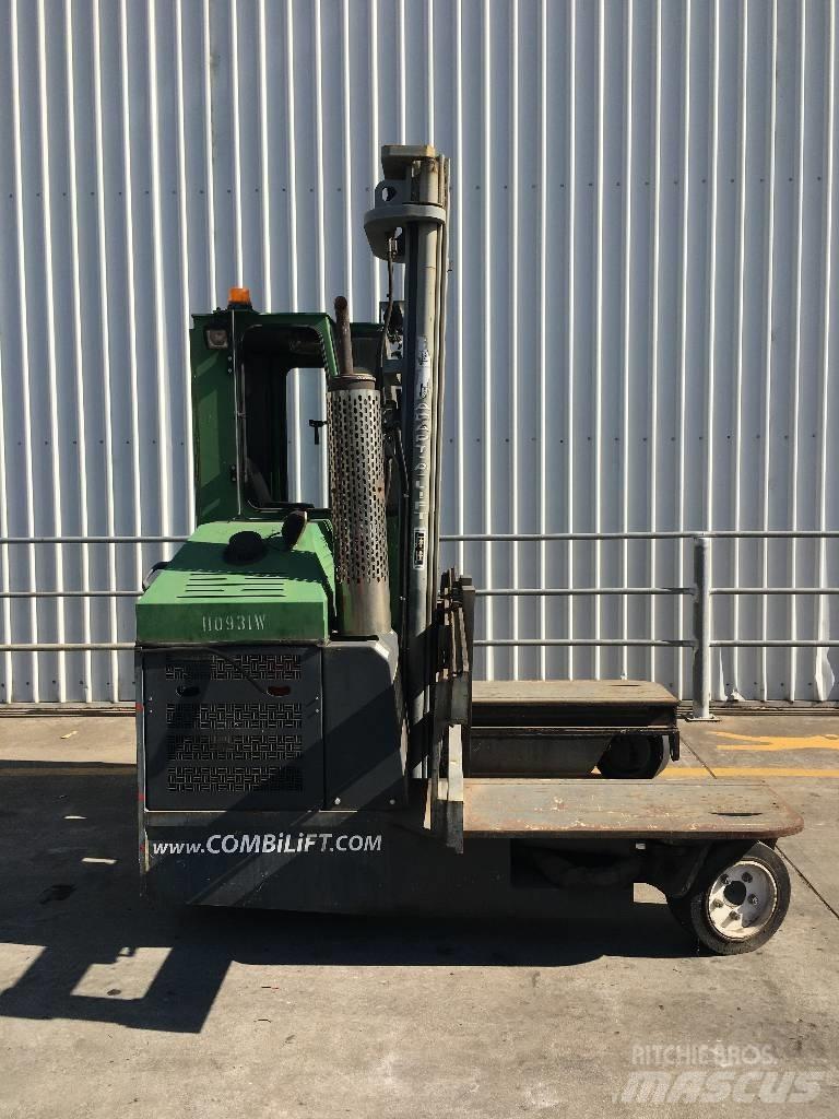 Combilift C 3000 Krautuvai su pakrovimu iš šonų