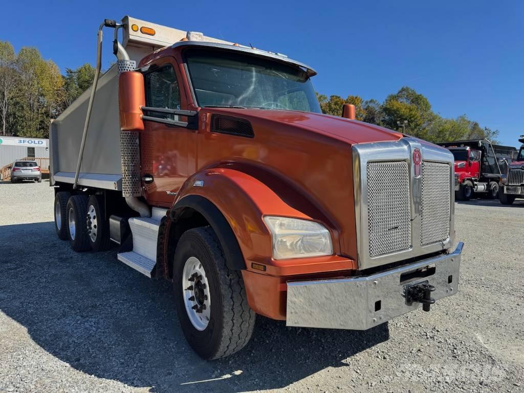 Kenworth T 880 Savivarčių priekabų vilkikai