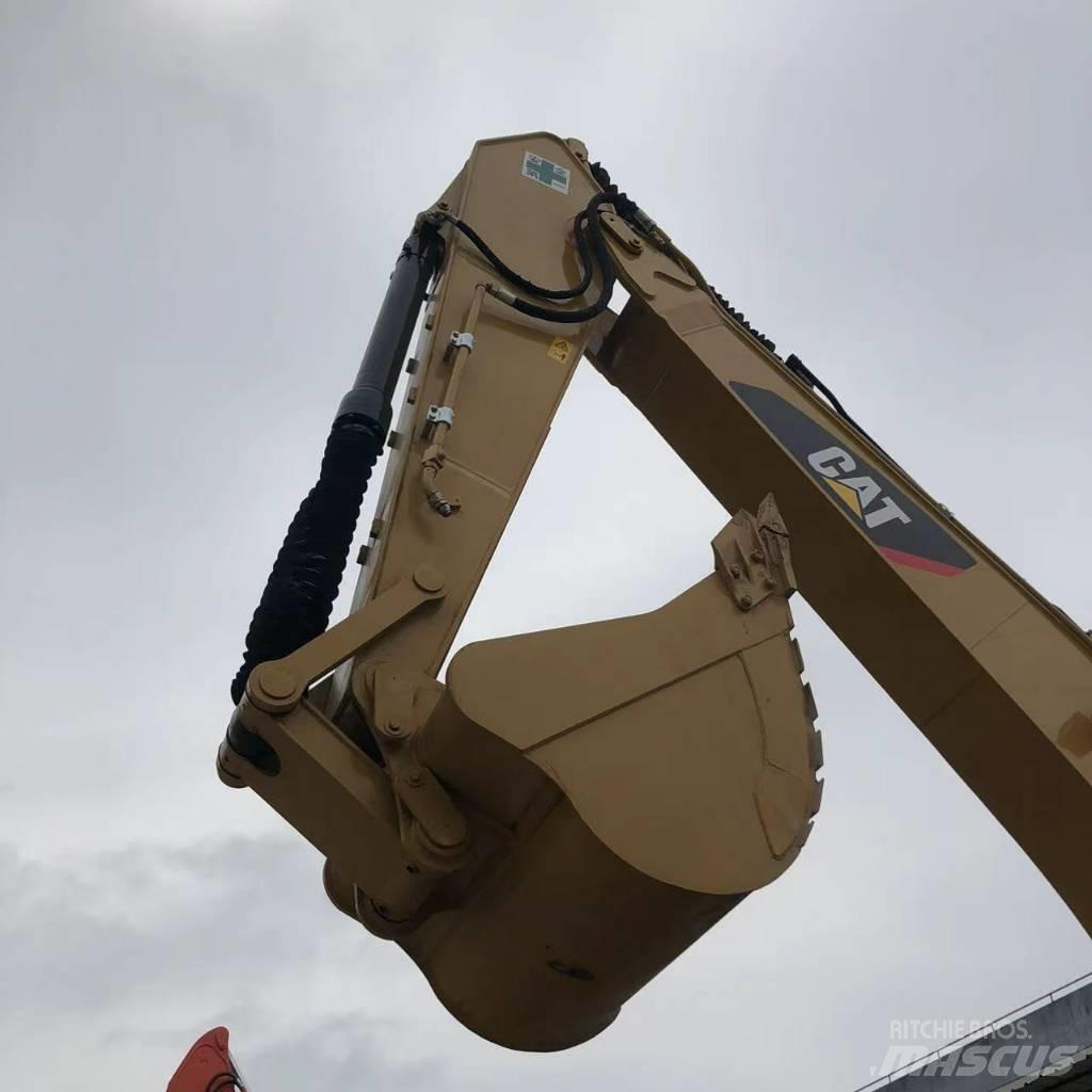 CAT 330D2L Vikšriniai ekskavatoriai