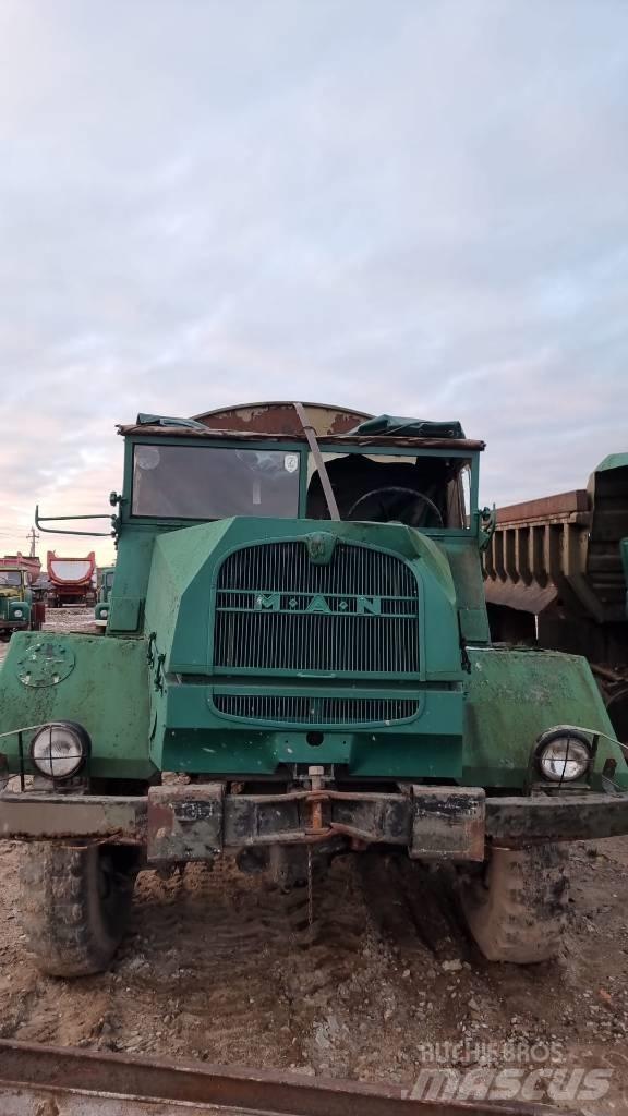 MAN 630 Sunkvežimiai su dengtu kėbulu