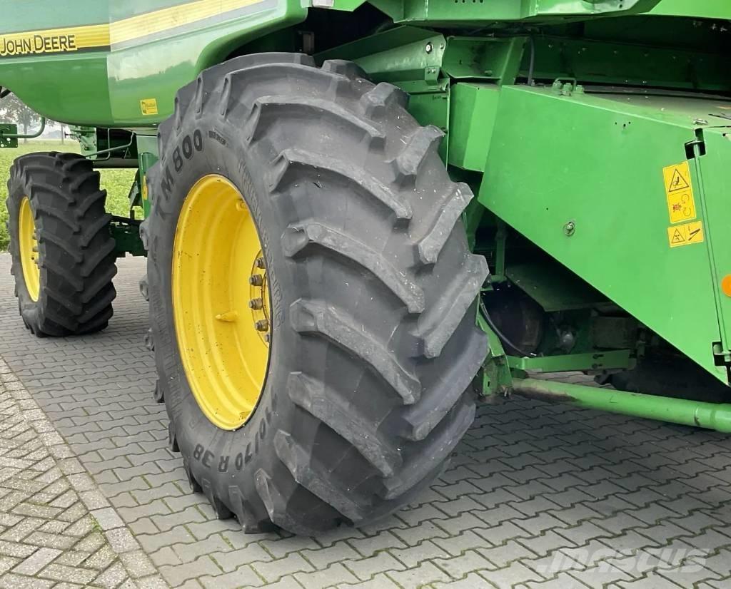 John Deere T 560 Derliaus nuėmimo kombainai