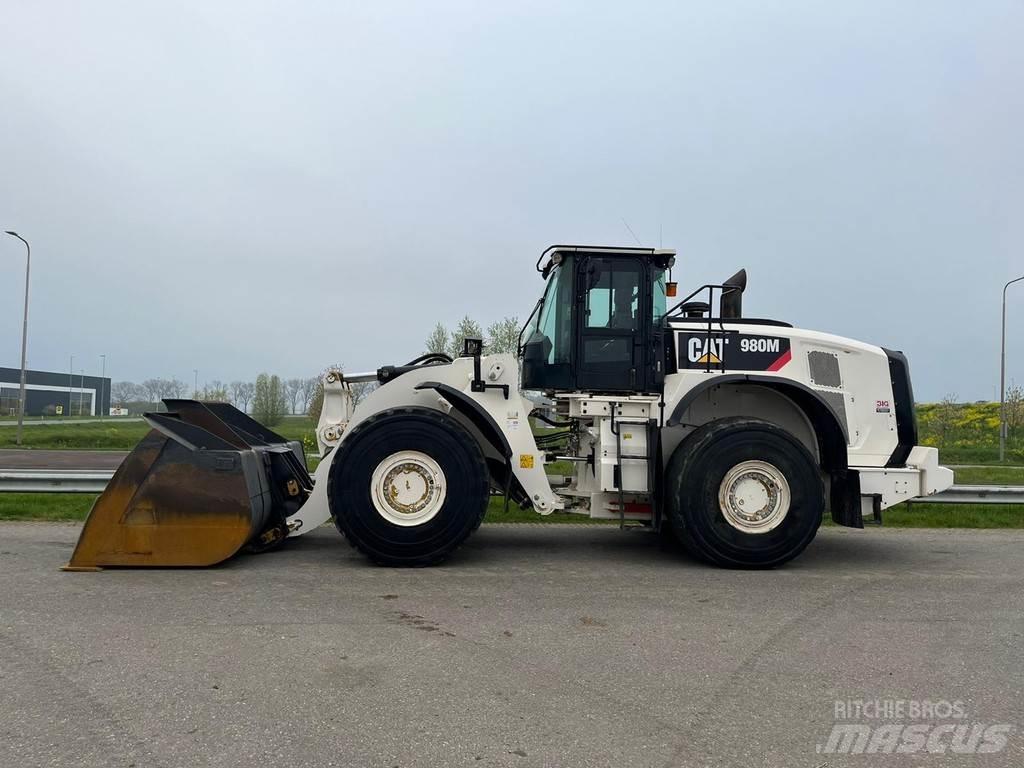 CAT 980M Naudoti ratiniai krautuvai