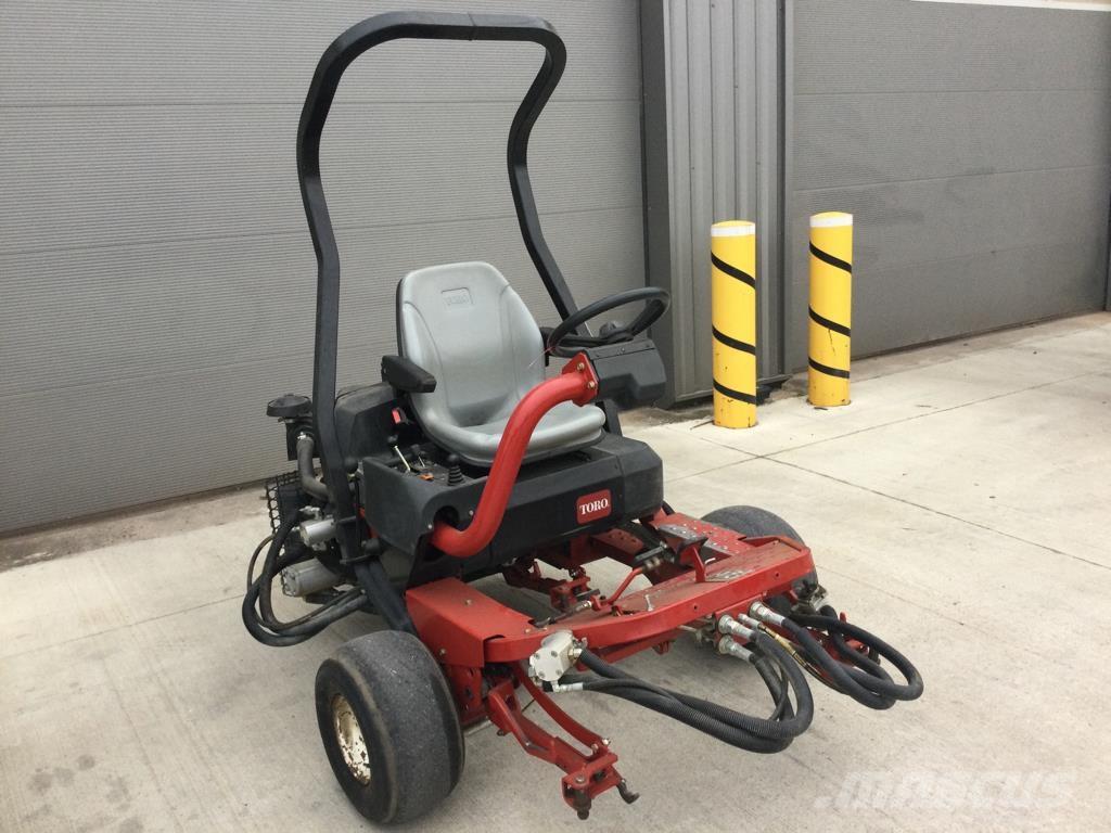 Toro 3250D Sodo traktoriukai-vejapjovės