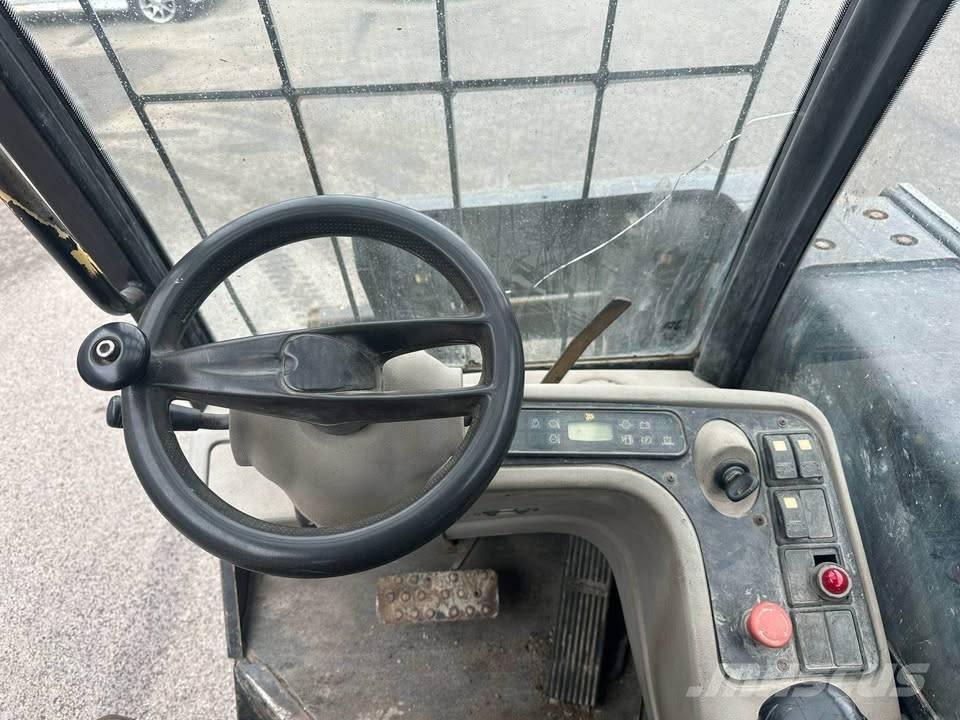 JCB TLT 25 D Teleskopiniai krautuvai