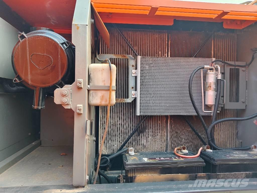Hitachi ZX 210 Vikšriniai ekskavatoriai
