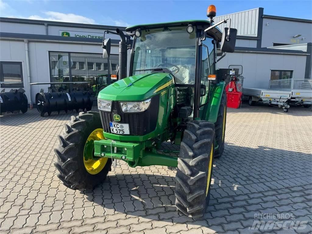 John Deere 5075E Traktoriai