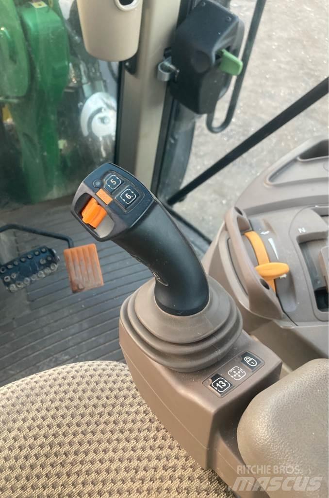 John Deere 6120M Traktoriai