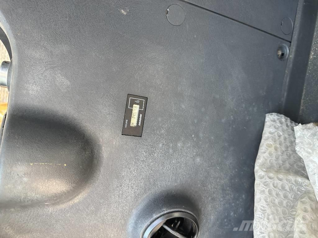 Hyundai R220LC-9S Vikšriniai ekskavatoriai