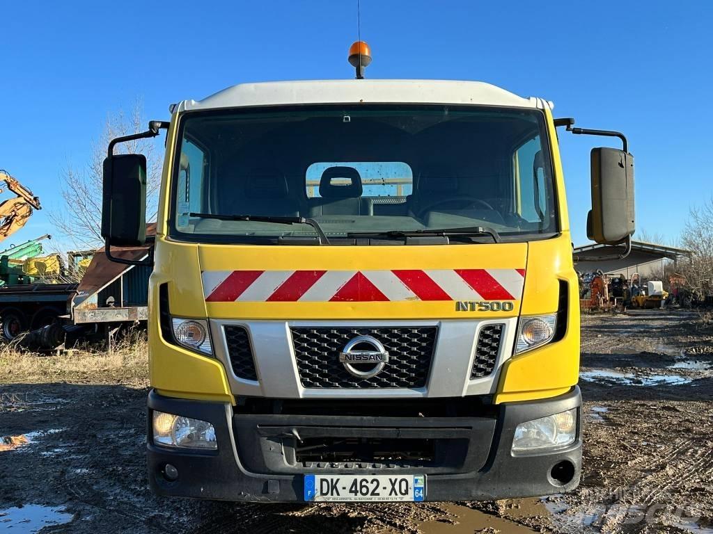 Nissan NT500 Pikapai / Bortiniai sunkvežimiai