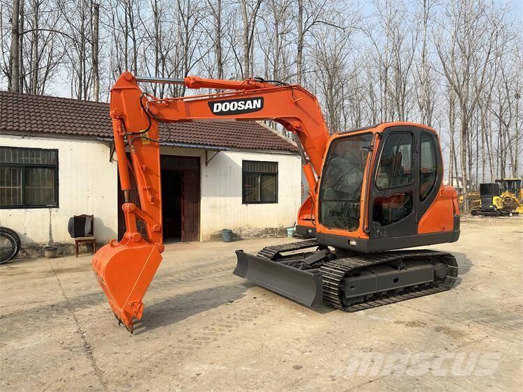 Doosan DX75 Vikšriniai ekskavatoriai