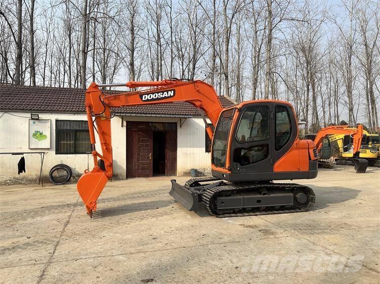 Doosan DX75 Vikšriniai ekskavatoriai