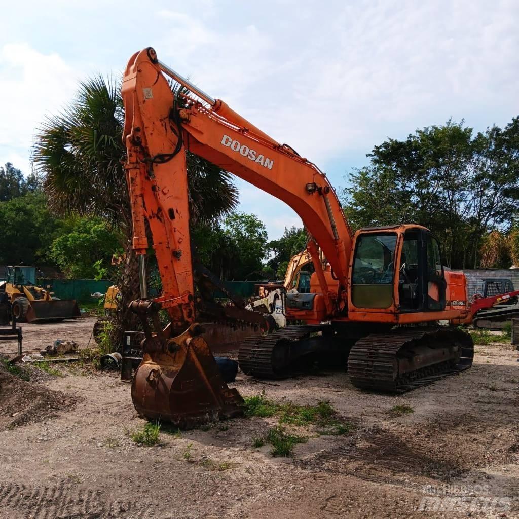Doosan DX 225 LC Vikšriniai ekskavatoriai
