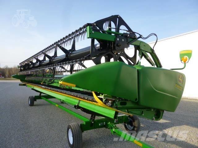 John Deere 630 F Derliaus nuėmimo kombainų galvos