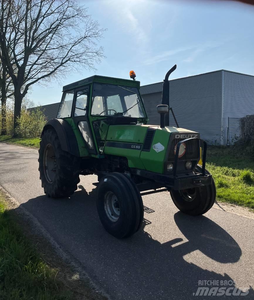 Deutz DX85 Traktoriai