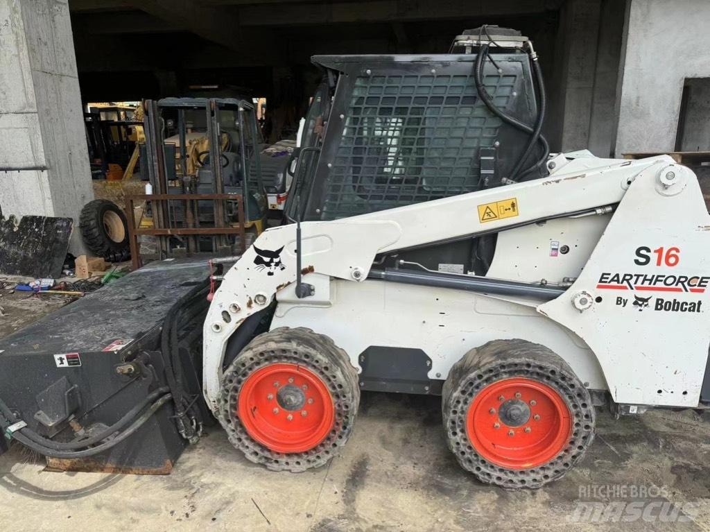 Bobcat S 16 Krautuvai su šoniniu pasukimu