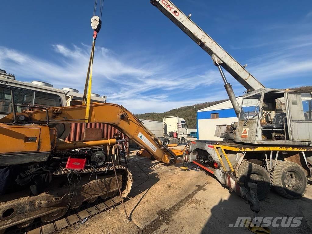 Hyundai Robex 210 LC Vikšriniai ekskavatoriai