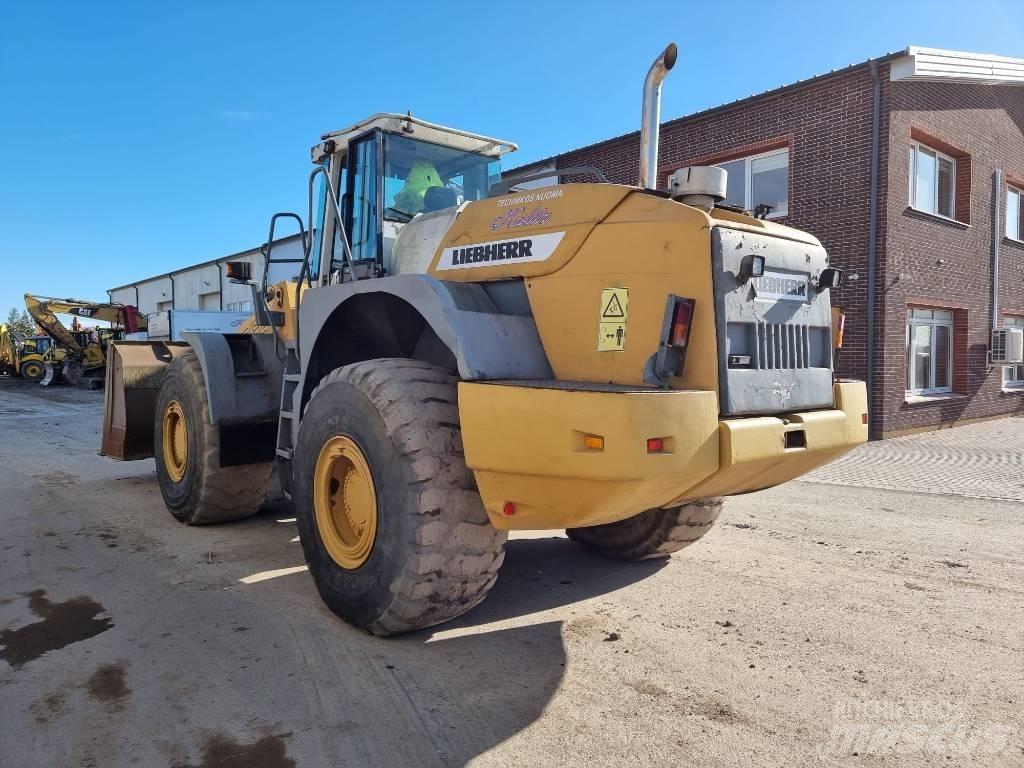 Liebherr L 564 Naudoti ratiniai krautuvai