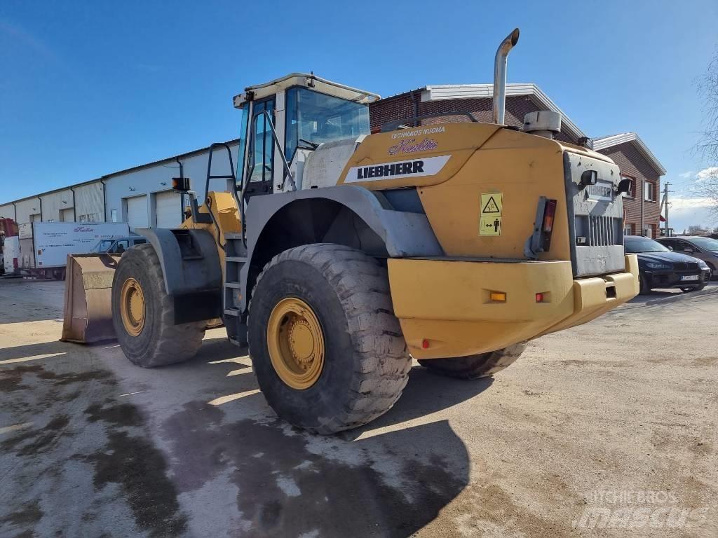 Liebherr L 564 Naudoti ratiniai krautuvai