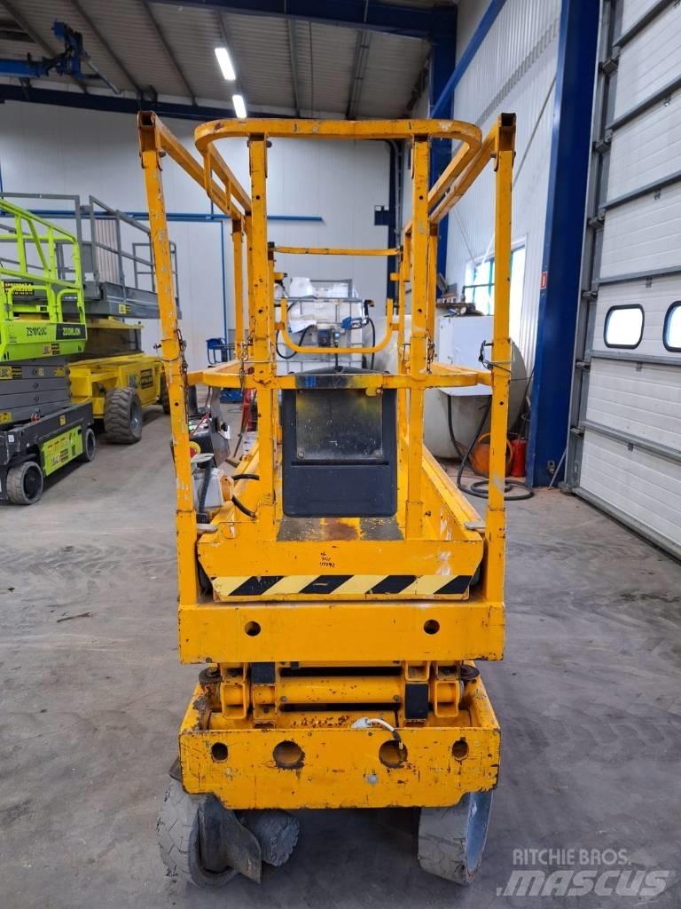 Haulotte Compact 8 Žirkliniai keltuvai
