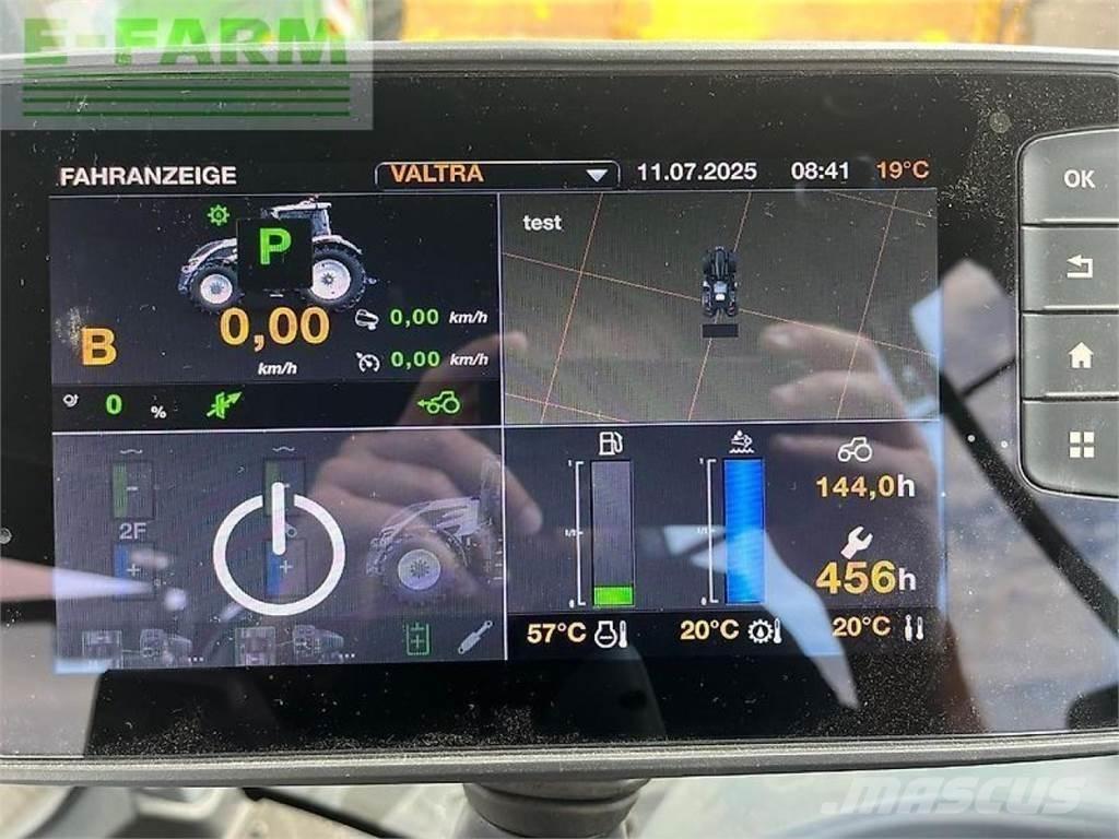 Valtra q245 Traktoriai