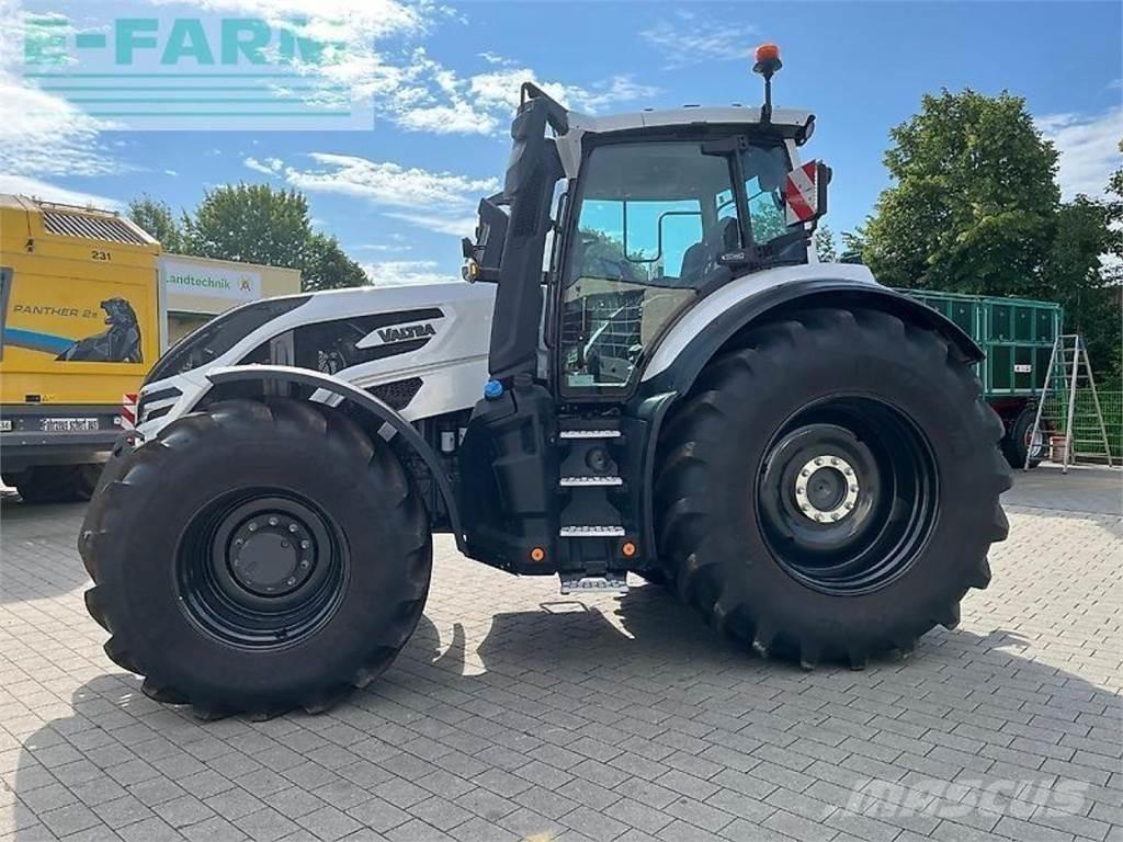 Valtra q245 Traktoriai