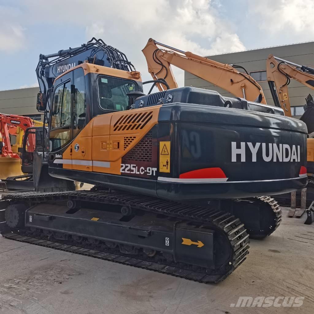 Hyundai 225LC-9T Vikšriniai ekskavatoriai