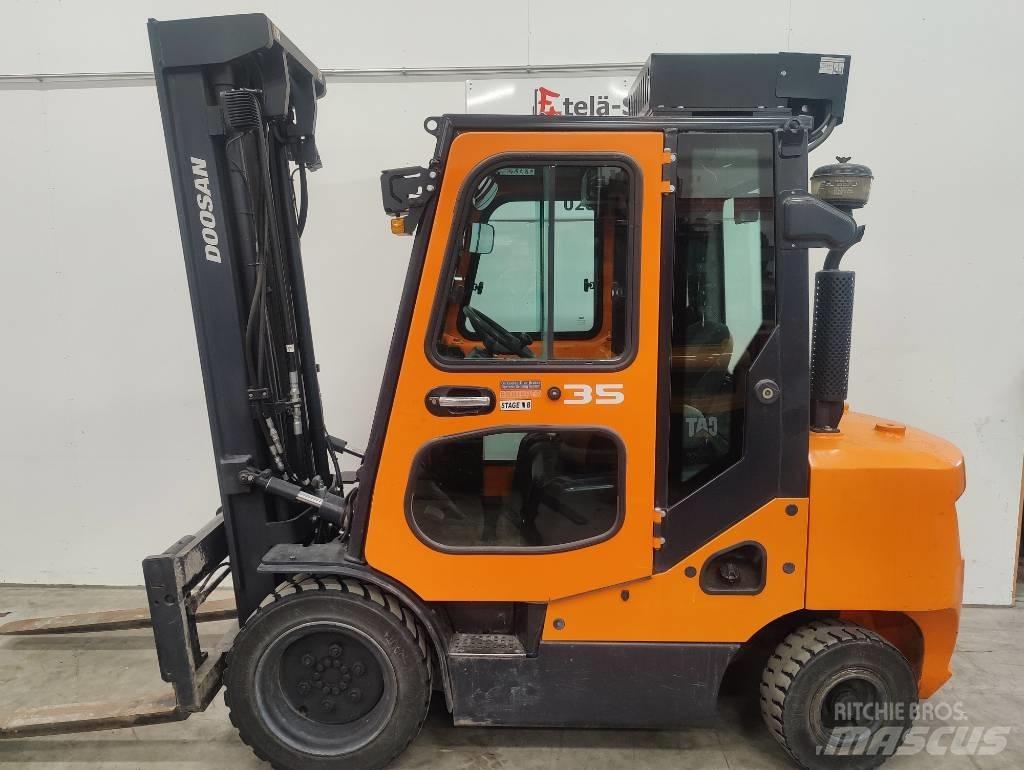 Doosan D 35 C-7 Dyzeliniai krautuvai