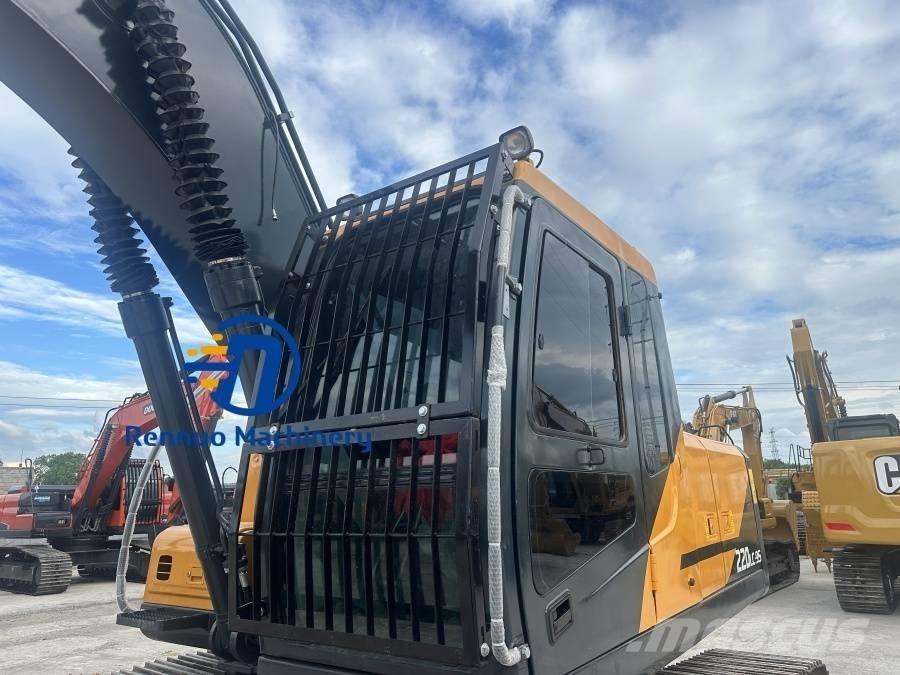 Hyundai R220LC-9S Vikšriniai ekskavatoriai