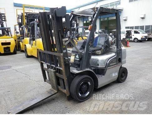 Nissan PL02A20D LPG (dujiniai) krautuvai