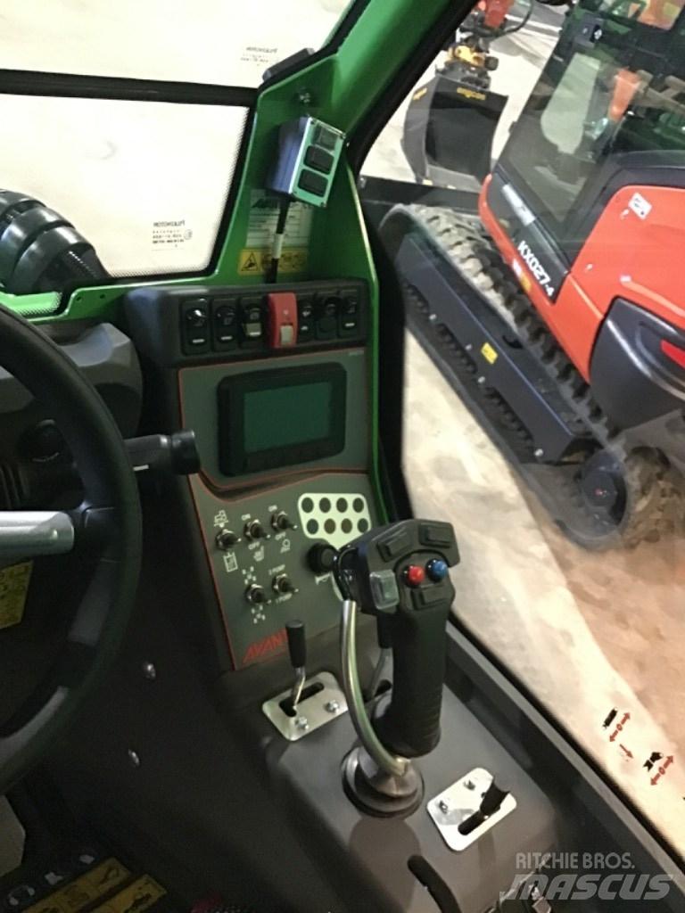 Avant 760 Daugiafunkciniai pakrovėjai