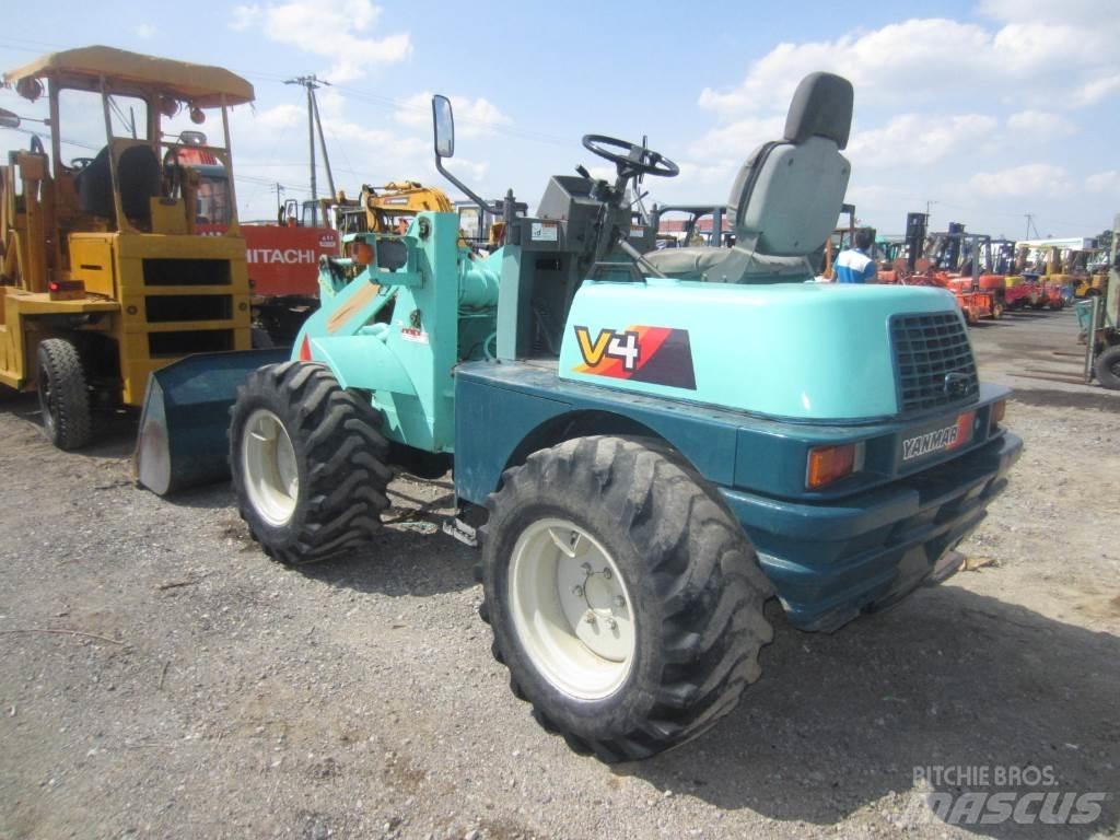 Yanmar V4 Naudoti ratiniai krautuvai
