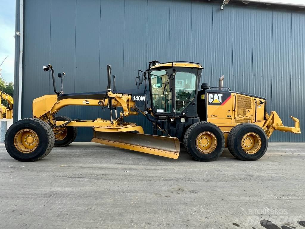CAT 140M Greideriai