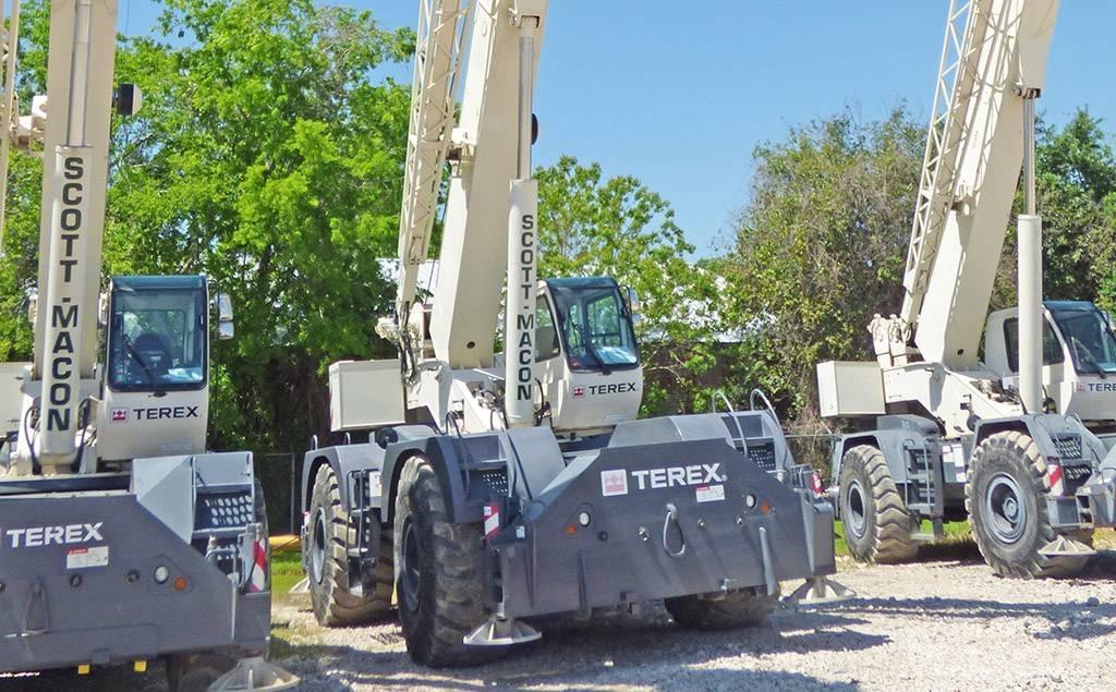 Terex RT670 Neapdoroto reljefo kranai