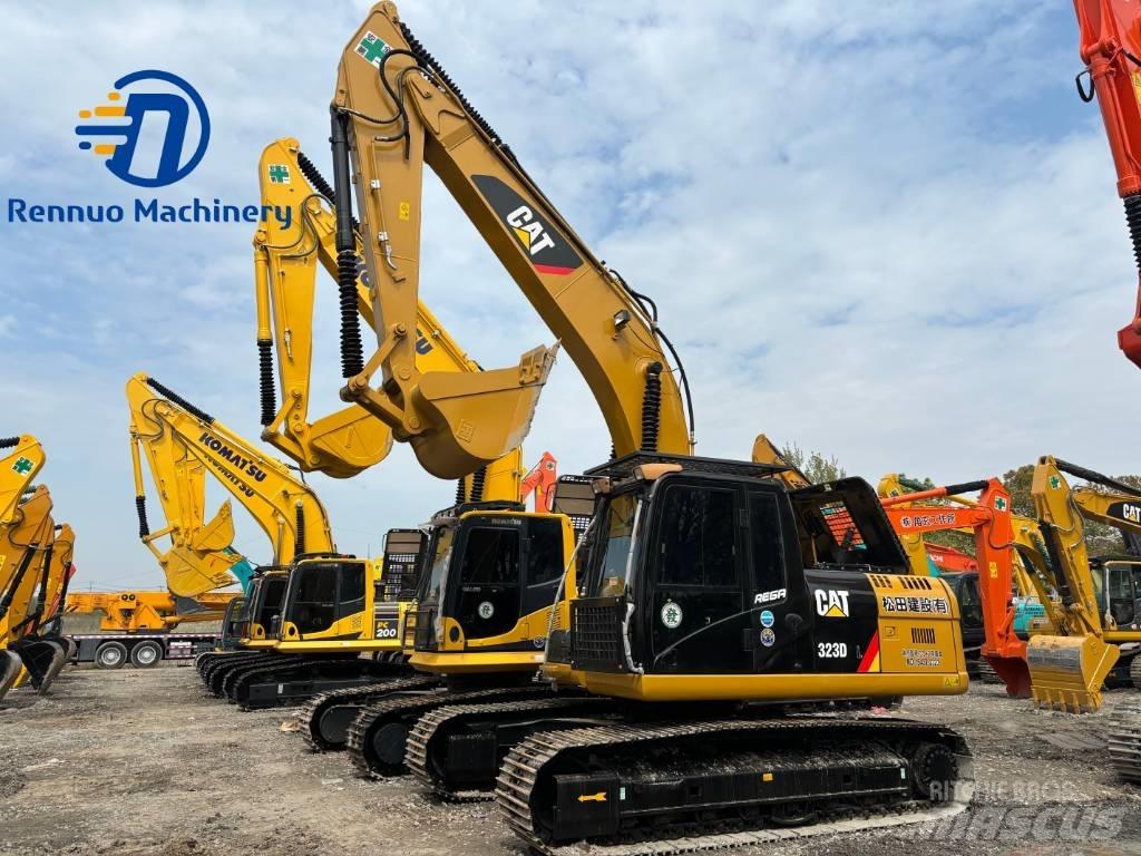 CAT 323 Vikšriniai ekskavatoriai