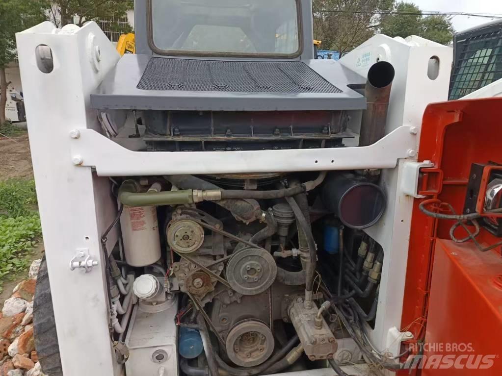 Bobcat S 590 Krautuvai su šoniniu pasukimu