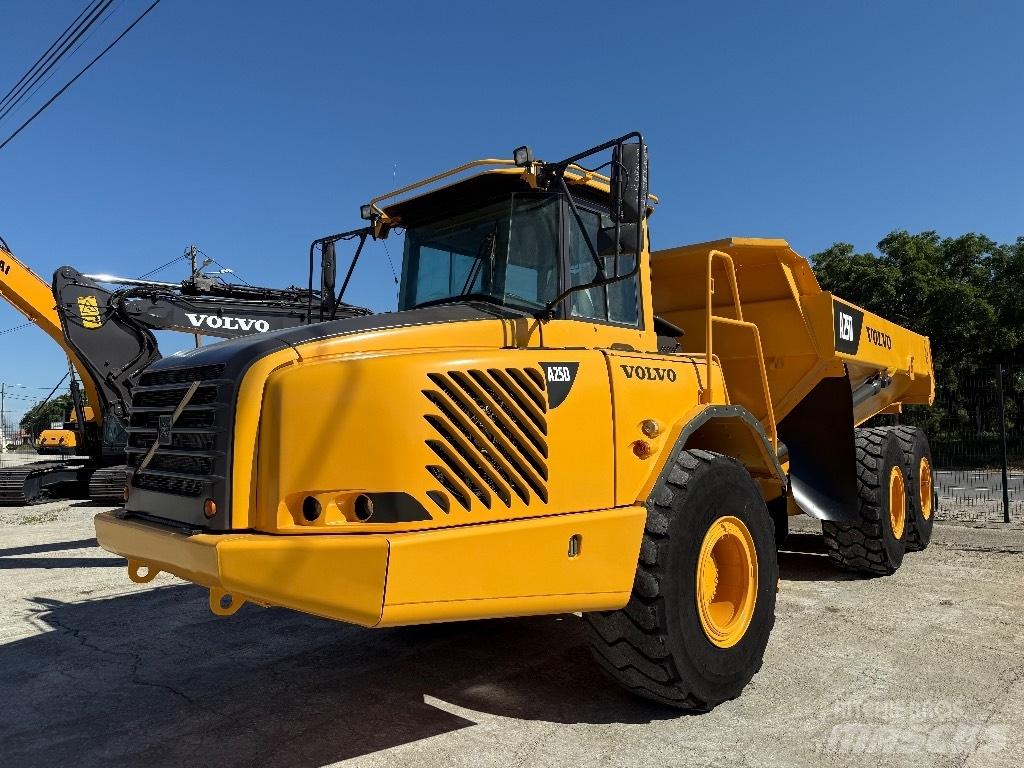 Volvo A25D Karjeriniai savivarčiai