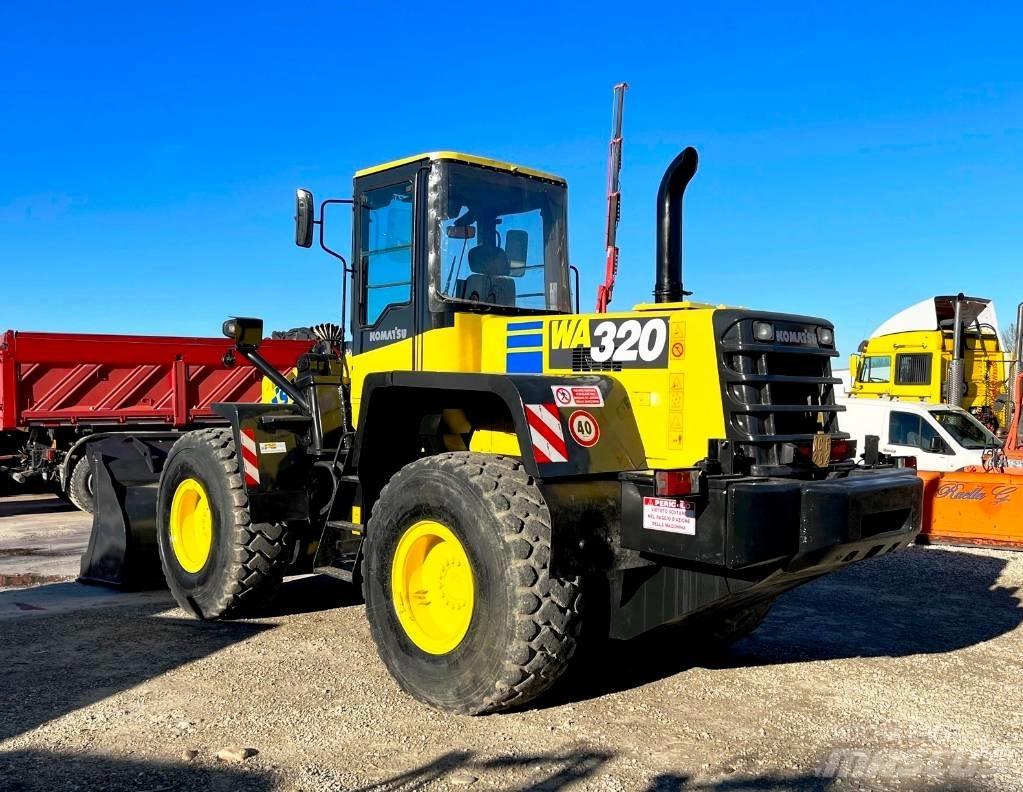 Komatsu WA 320 Naudoti ratiniai krautuvai