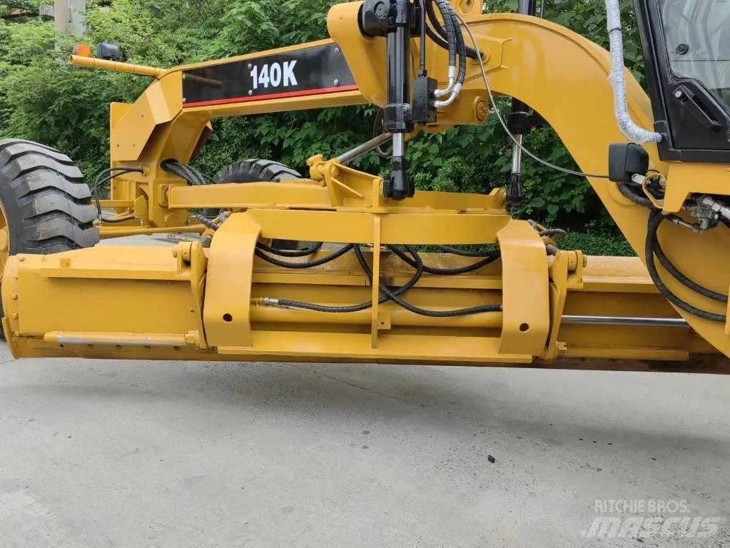 CAT 140 K Greideriai