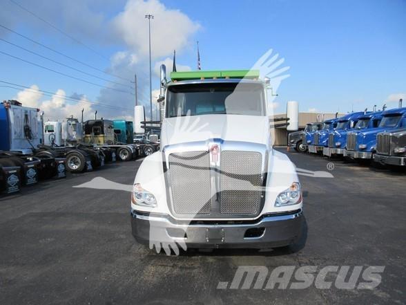 Kenworth T680 Savivarčių priekabų vilkikai