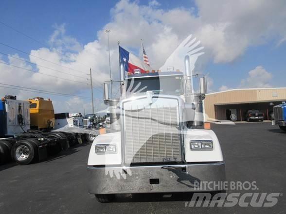 Kenworth W900L Naudoti vilkikai