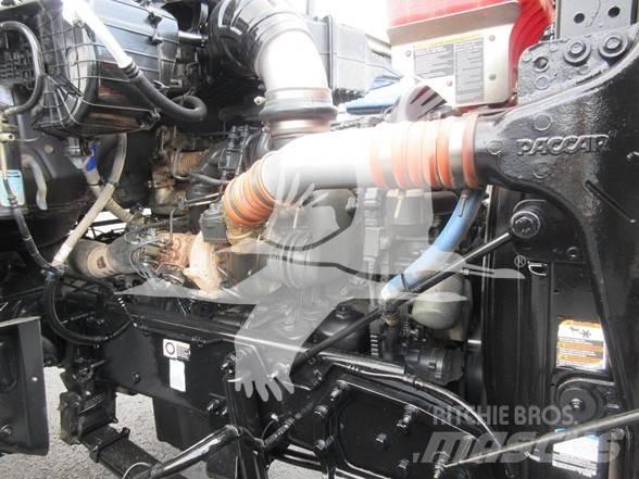 Peterbilt 567 Savivarčių priekabų vilkikai