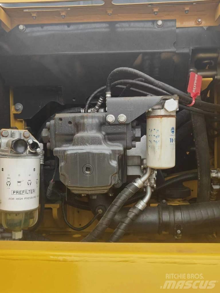 Komatsu PC200 Vikšriniai ekskavatoriai