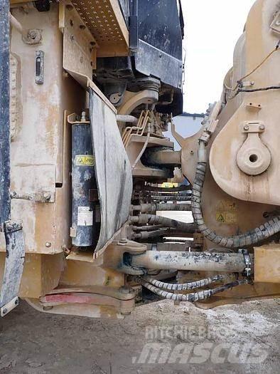 CAT 988K Naudoti ratiniai krautuvai