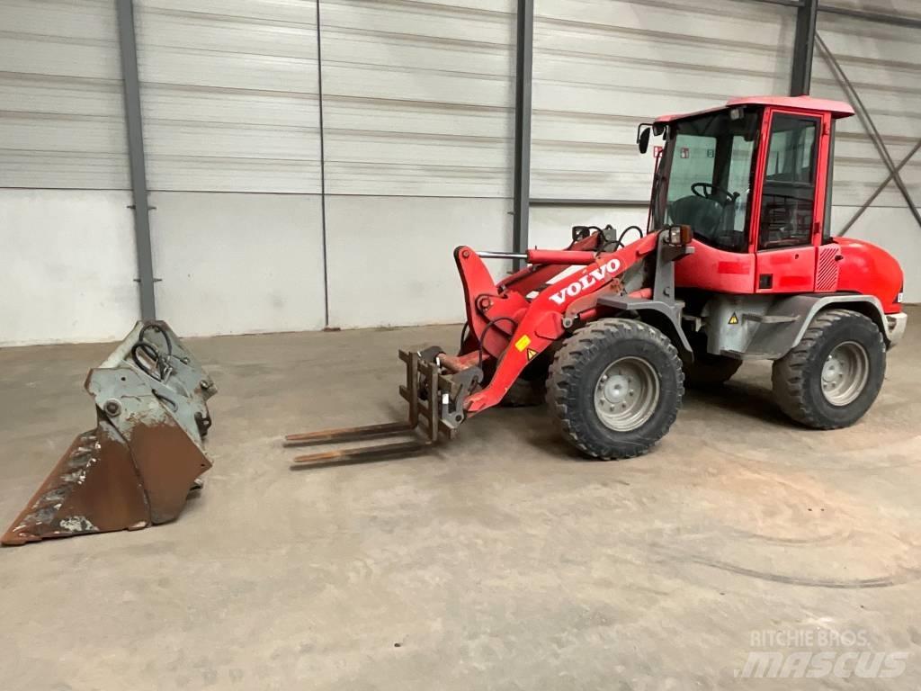 Volvo L 30 B-Z/X Naudoti ratiniai krautuvai